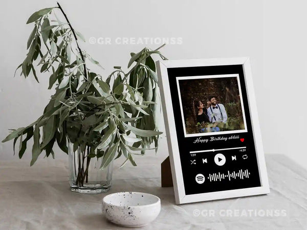 photo frame with spotify code